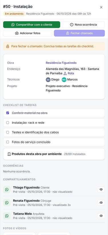 App do técnico com checklist do atendimento no celular